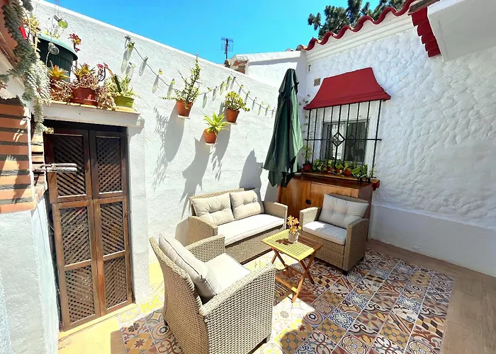 Апартаменти La Casita Andaluz 10min Walk