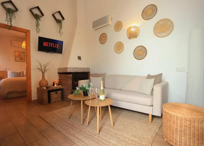 Апартаменти La Casita Andaluz 10min Walk Марбелья